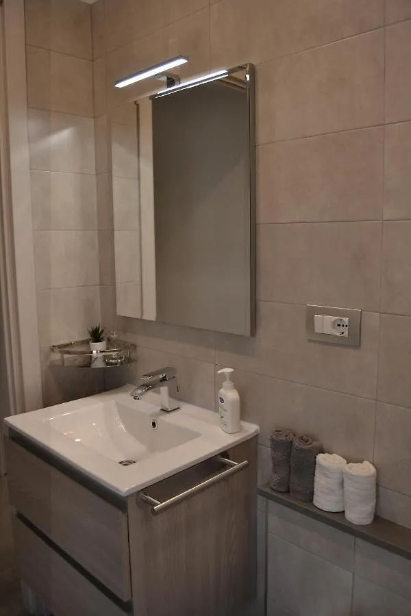 Apartment Becky'S House Casa Vacanze Quartu Sant'Elena Italy